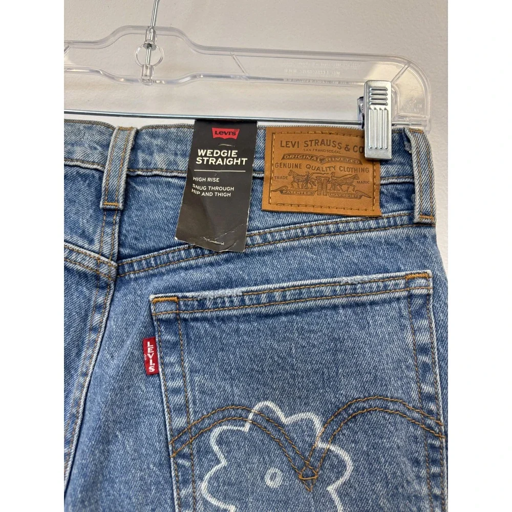 Levis Premium Jeans Womens 26 Blue Wedgie Straight‎ Floral Distressed High Rise